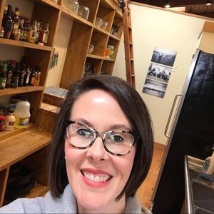 Meet your Posher, Adrienne